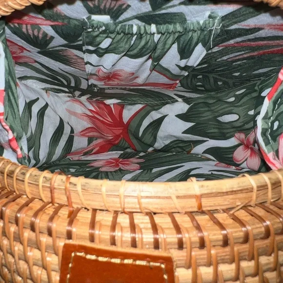 Boho Round Rattan Crossbody Bag – Summer Festival & Beach Vibes - Picture 4 of 4